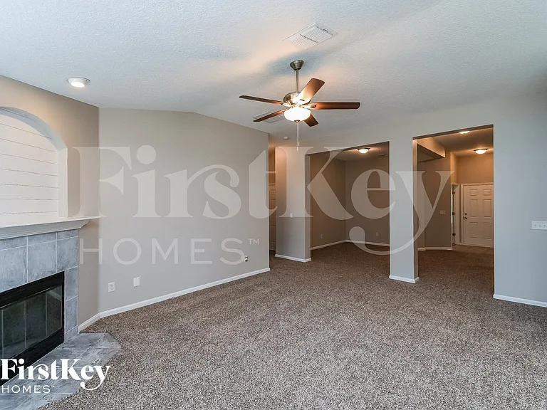 928 Bonaparte Landing Blvd E — Photo 5