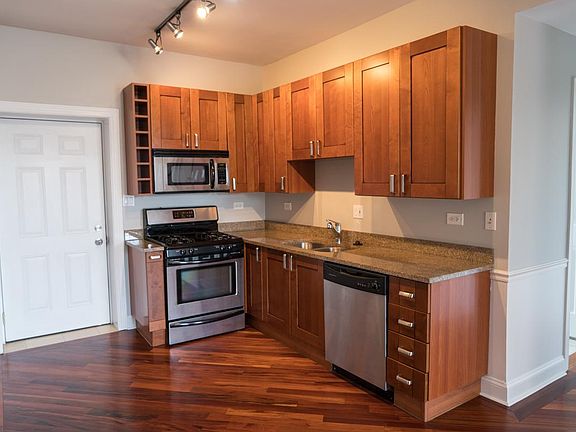3rd image of 5210 N Wolcott Ave #2