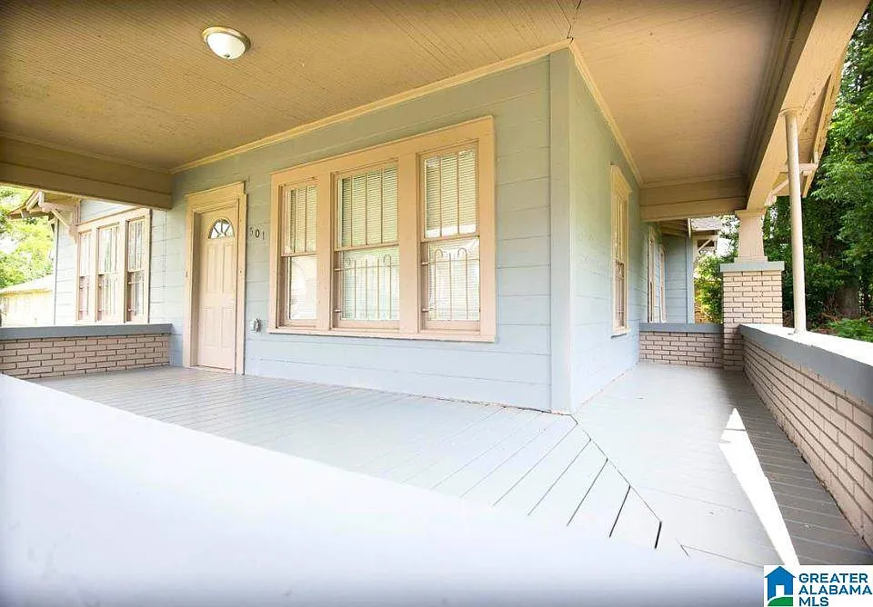 3 bed, 1.0 bath, $1,100 — Photo 2