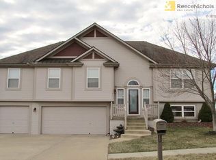 965 NW Dogwood Dr, Grain Valley, MO 64029