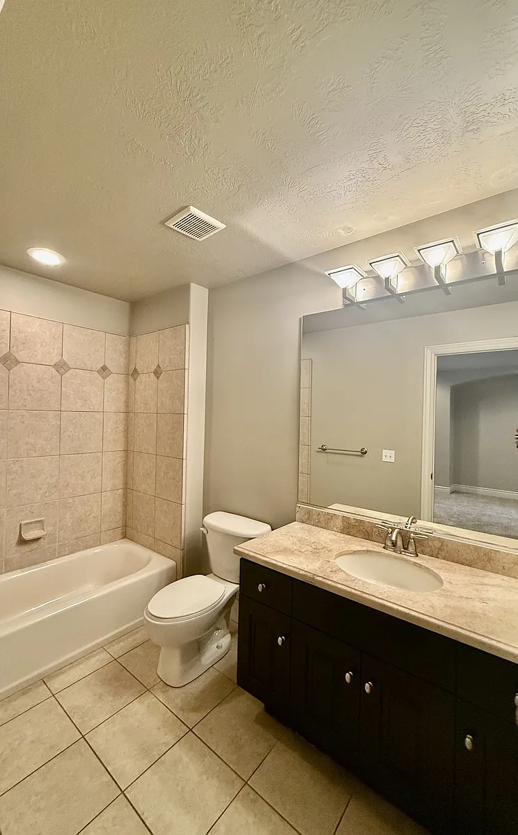 Building Photo - 2028 E 4500 S #1