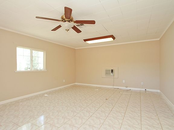 3rd image of 925 Chelan Dr