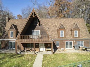 3098 Sandy Beach Rd NE, Solon, IA 52333