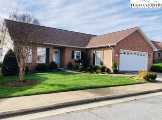 1272 Wexford Village Cir NE, Lenoir, NC 28645