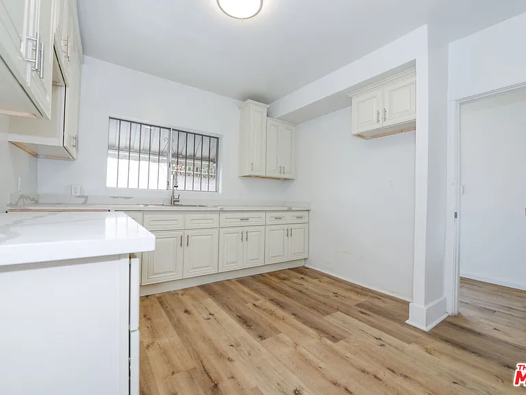 527 N Cummings St — Photo 6