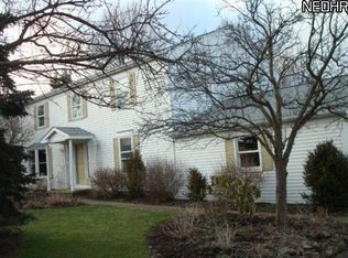 999 Bell Rd, Chagrin Falls, OH 44022