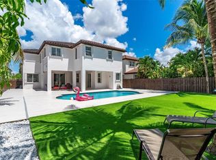 16332 SW 62nd Ter, Miami, FL 33193