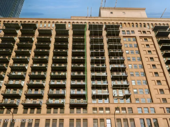 165 N Canal St APT 1525, Chicago, IL 60606