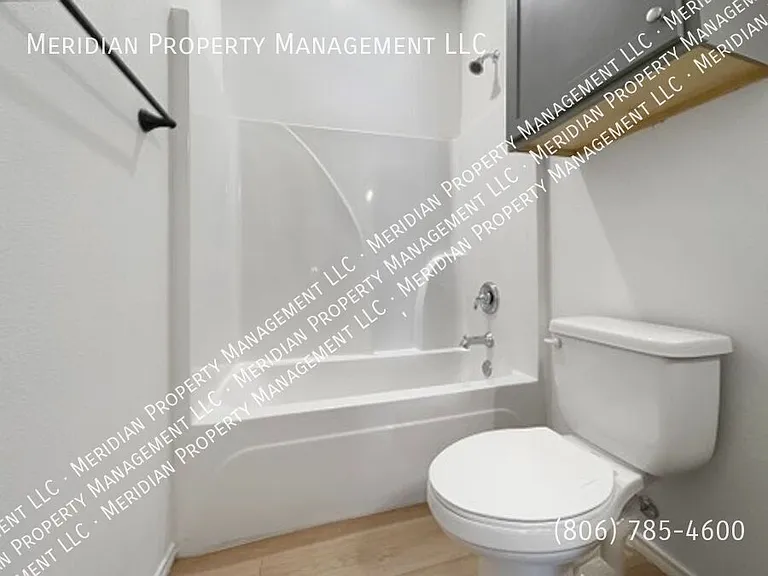 5537 Itasca St #B — Photo 14