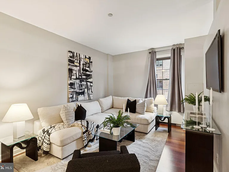 219 S 18th St #29-1217 — Photo 1