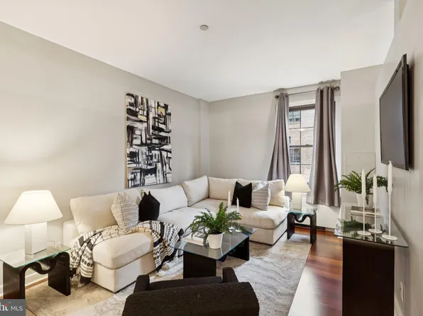 219 S 18th St #1617, Philadelphia, PA 19103