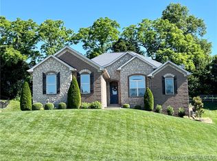 2002 Leanders Rd, Floyds Knobs, IN 47119