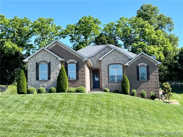 2002 Leanders Road, Floyds Knobs, IN 47119