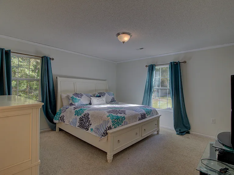 130 Elker Dr — Photo 3