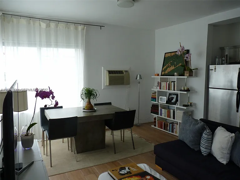 820 Euclid Ave #204 — Photo 6