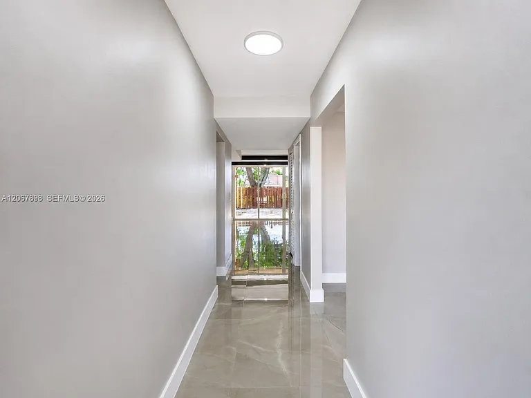 14124 Kendale Lakes Cir #14124 — Photo 3