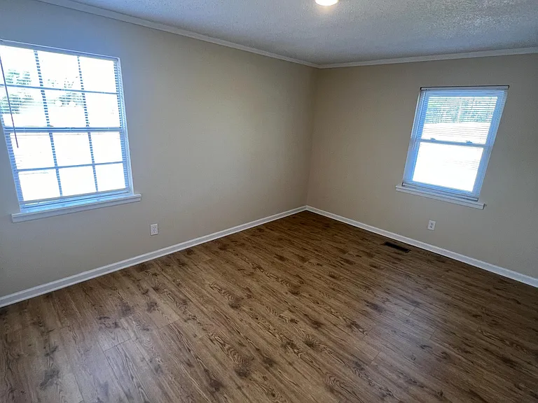 4580 Rainbow Dr — Photo 7