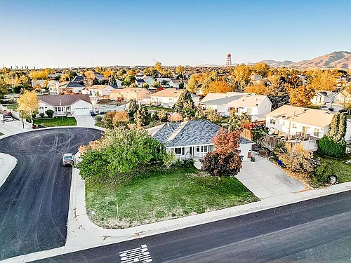 6051 W Richardson Ln Photo 1