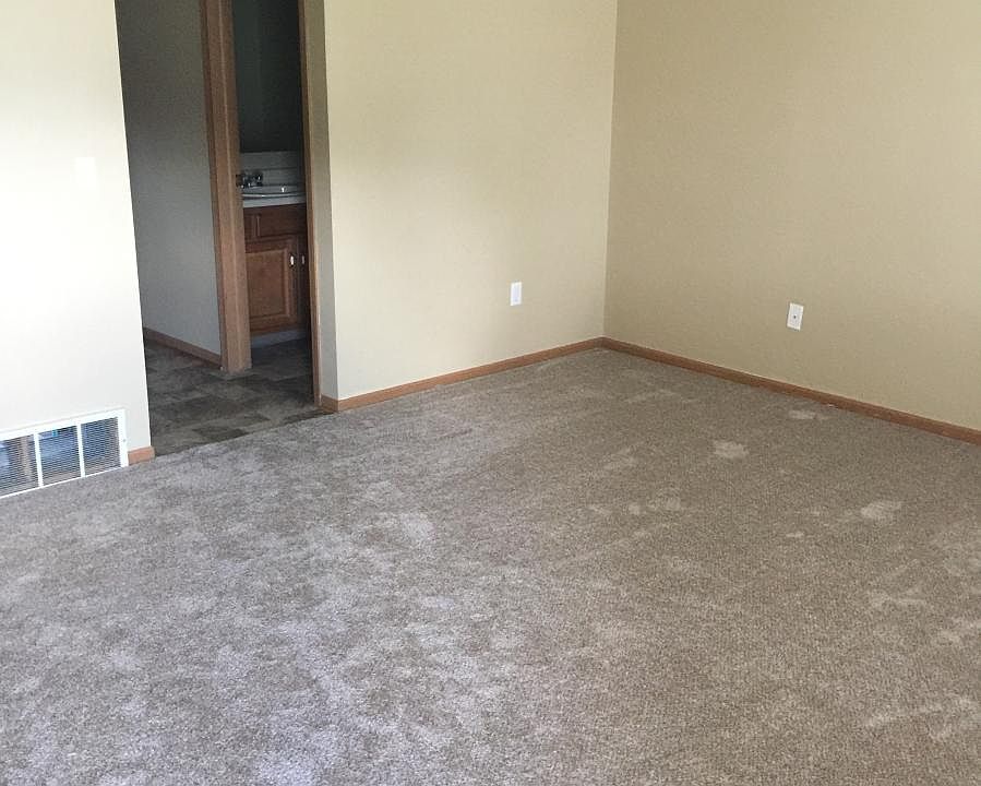 1st image of 1216 5th Dr NW