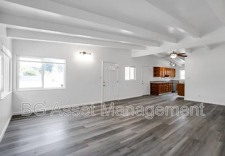 1588 Ridgecrest Rd — Photo 2