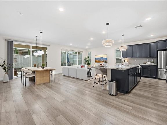 4th image of 3247 Highgate Terrace Loop