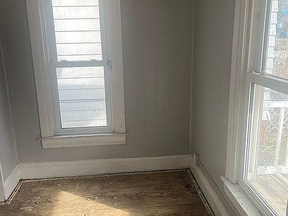4th image of 905 S 14th St