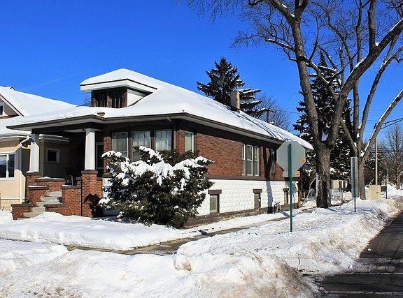 2nd image of 1046 S Harvey Ave