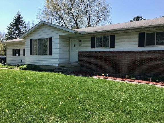 2nd image of 2070 Hillsdale Dr