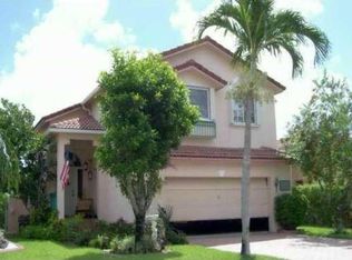 10657 NW 7th St, Pembroke Pines, FL 33026