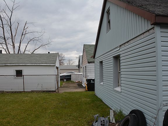 4th image of 153 Kaufman Ave
