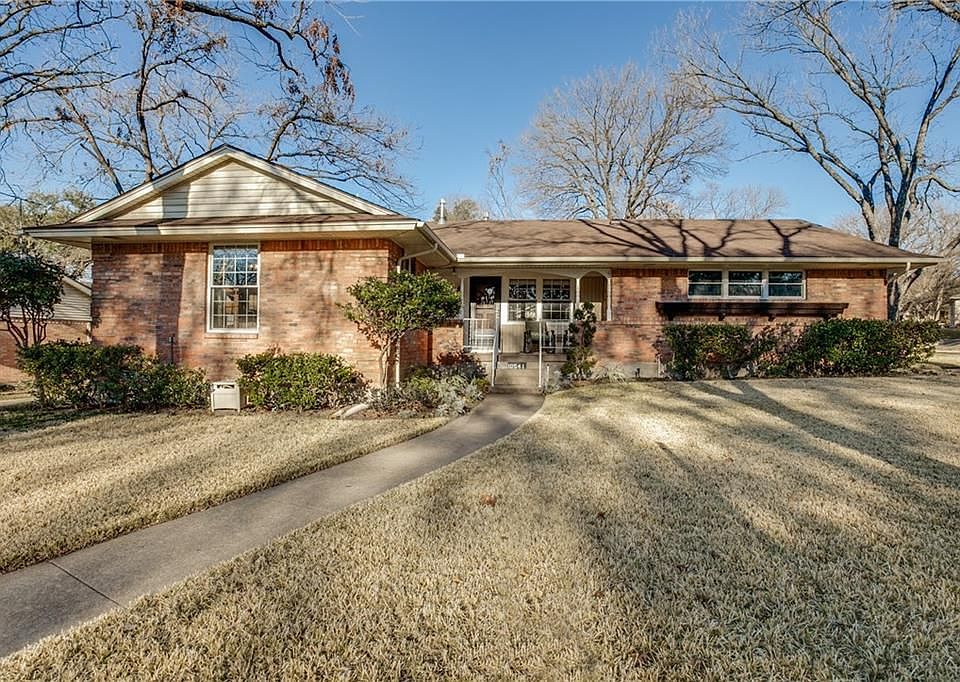 1st image of 10541 Lake Gardens Dr