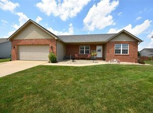 1219 Larkspur Dr, Mascoutah, IL