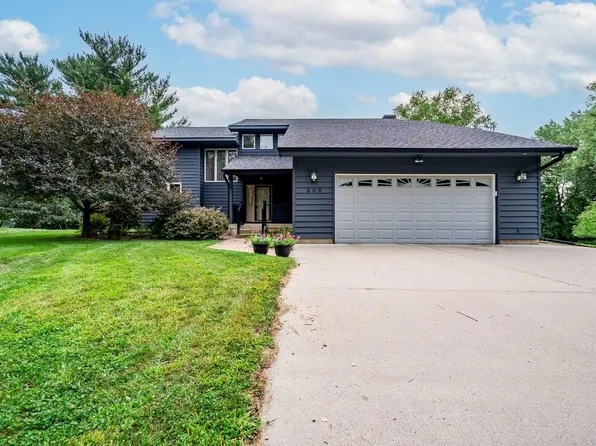 503 Grand View Heights Ct, Menomonie, WI 54751