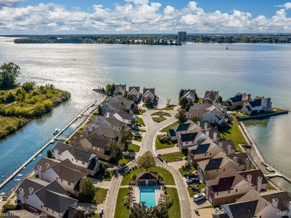 285 Keelson Dr, Detroit, MI 48215