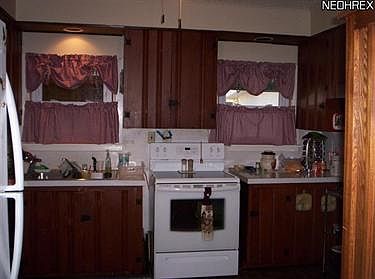 4th image of 117 W 12th St