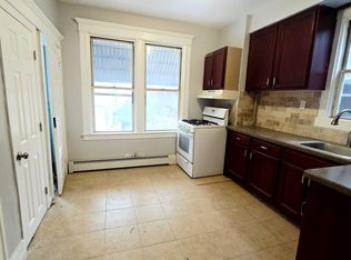 25 Dwight St #2A, Jersey City, NJ 07305