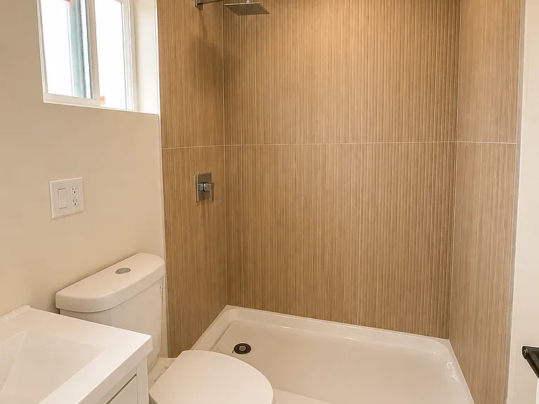 5019 Elmwood Ave #5019 — Photo 6