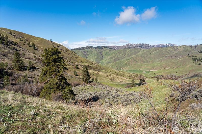 5th image of 7993 Nahahum Canyon Road