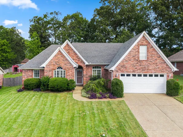 35 Rolling Oaks Dr, Oakland, TN 38060