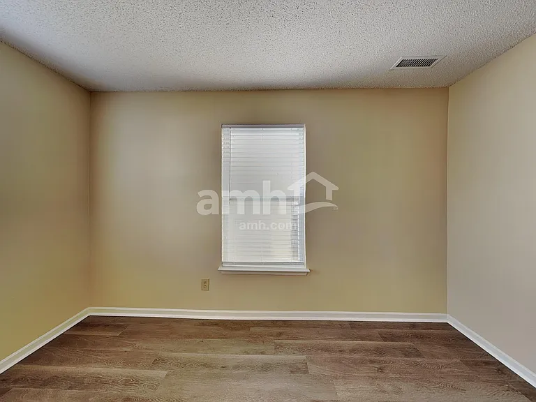 1939 Dutch Elm Dr — Photo 7