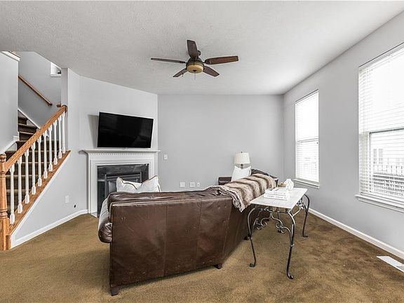 3rd image of 9514 Oakley Dr