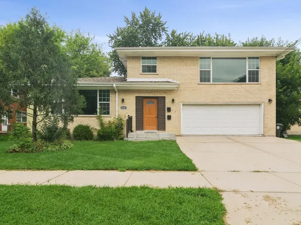 336 E Russell St, Barrington, IL 60010