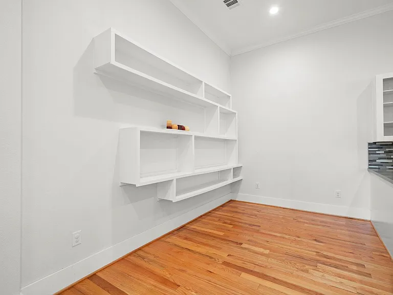 206 Burr St #A — Photo 6