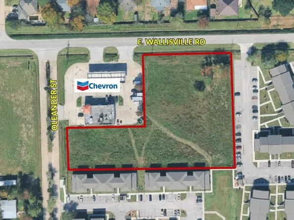 2404 E Wallisville Rd, Highlands, TX 77562