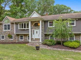 5 Turkey Hill Rd, Boonton, NJ 07005