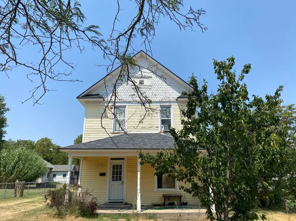 318 W 9th St, Larned, KS 67550