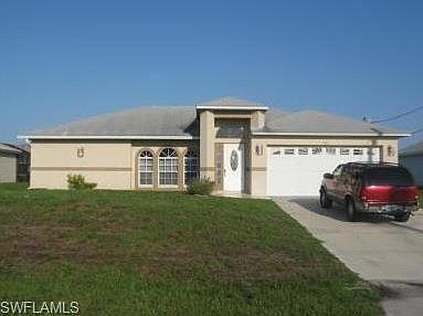 2nd image of 917 Acroft Ave