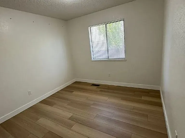 5870 Coyote Ridge Rd — Photo 9