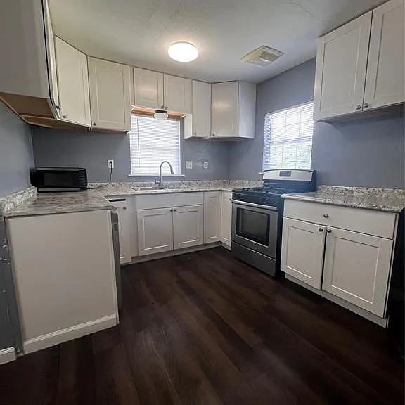 210 Kean St — Photo 36