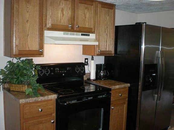 3rd image of 308 Bainbridge Ct